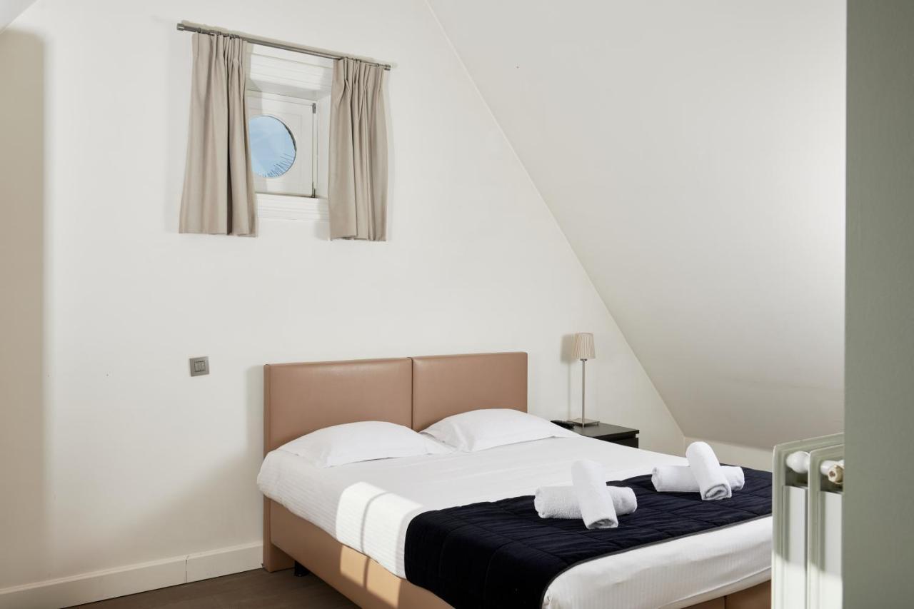 Hotel De Statie 2*